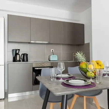 Daire Katerina Family