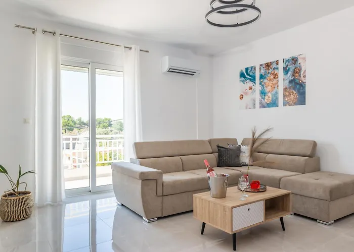 公寓 Katerina Family